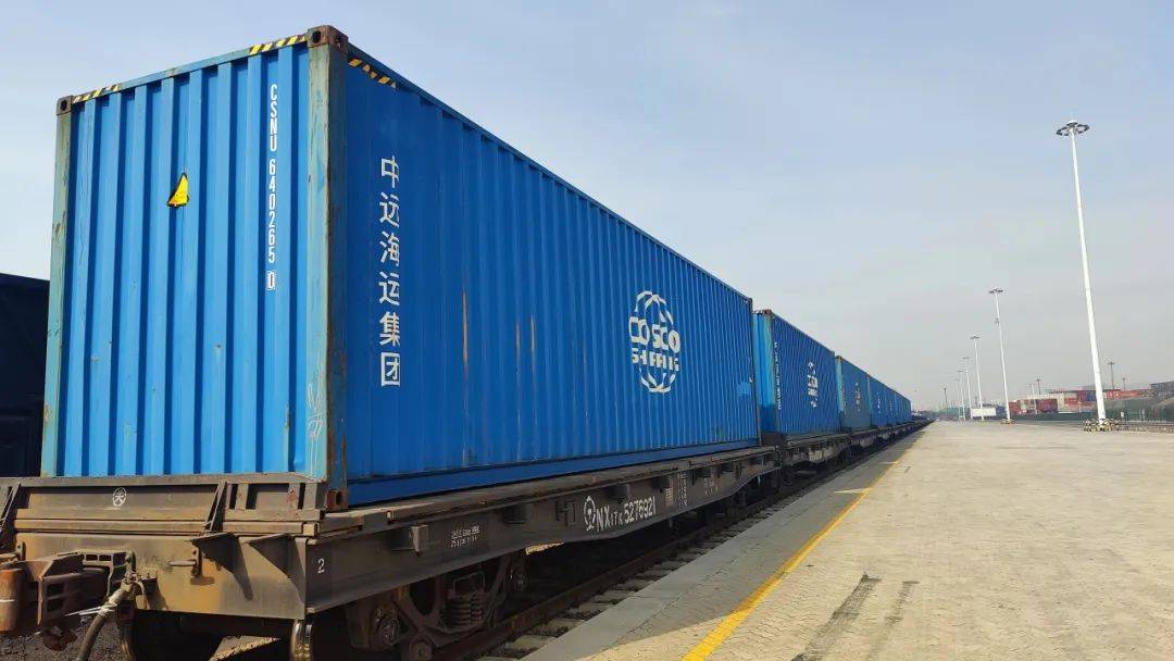 超大型lng双燃料动力集装箱船修理再次在舟山中远海运重工圆满完成